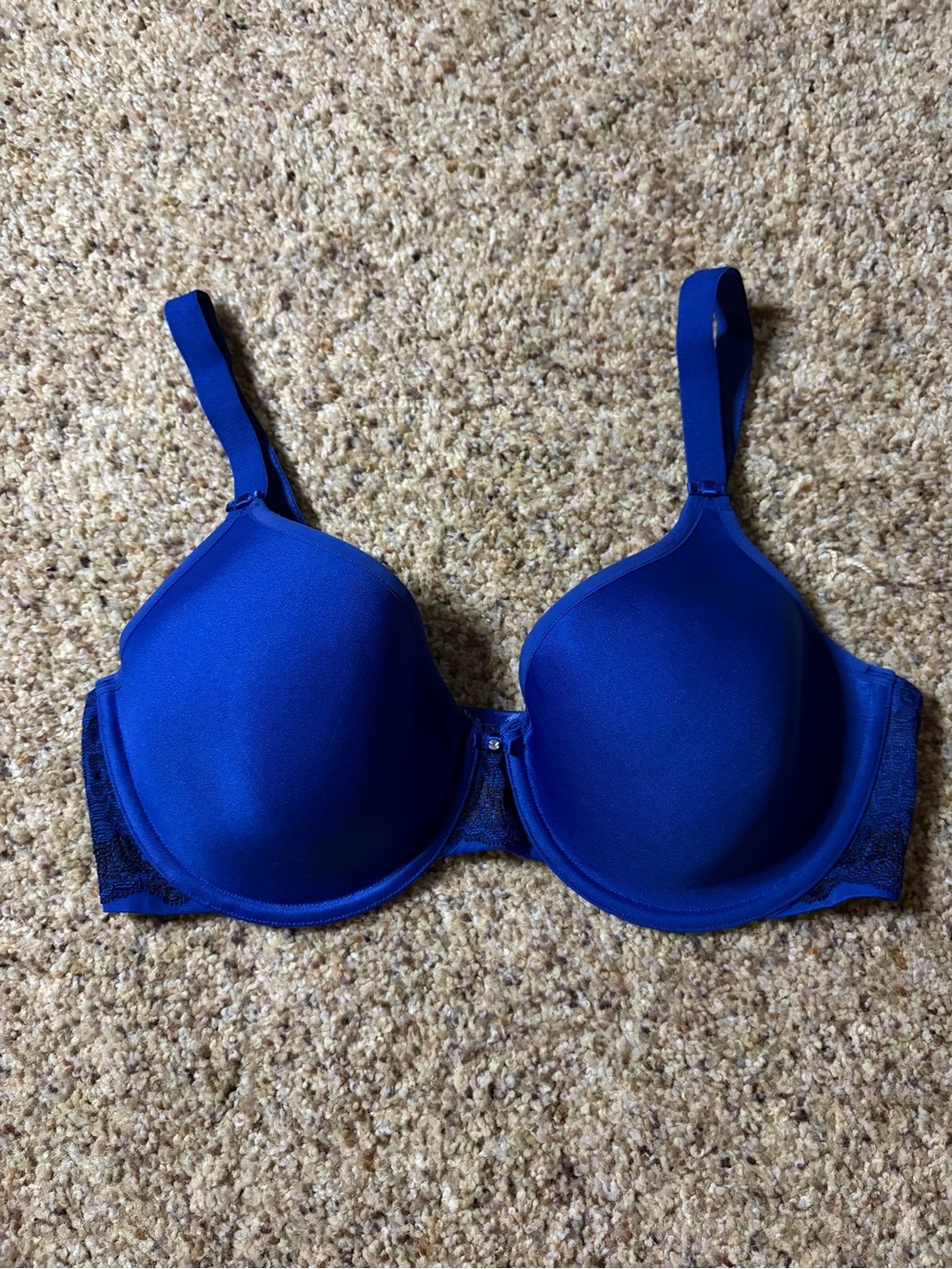 Vanity Fair Royal Blue Bra 36C Lightly Padded with Underwire and Lace Detail